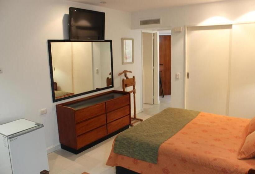 غرفة عائلية, Arenas