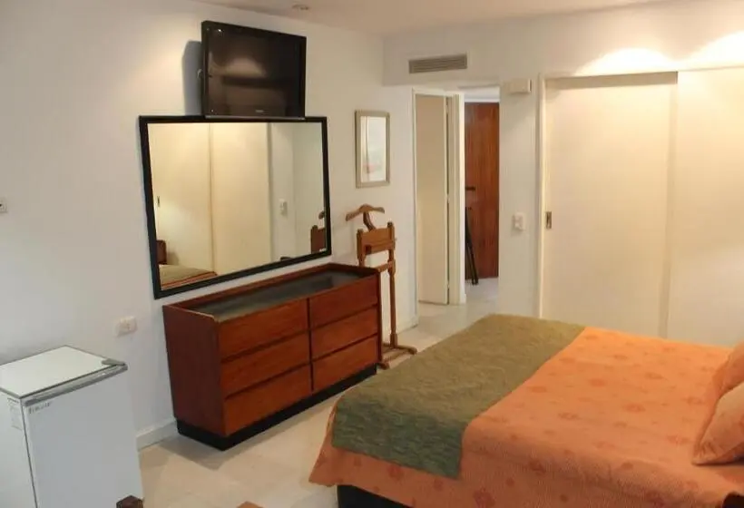 اتاق خانوادگی, Arenas