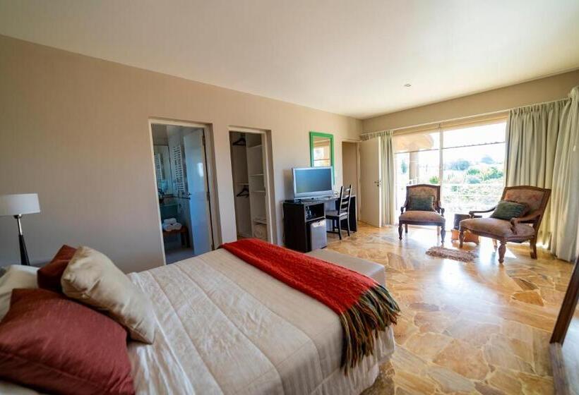 جناح, Chaglasian Wine & Suites