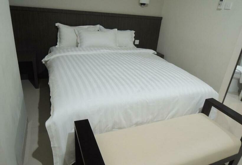 Deluxe Room, Harlys Residence