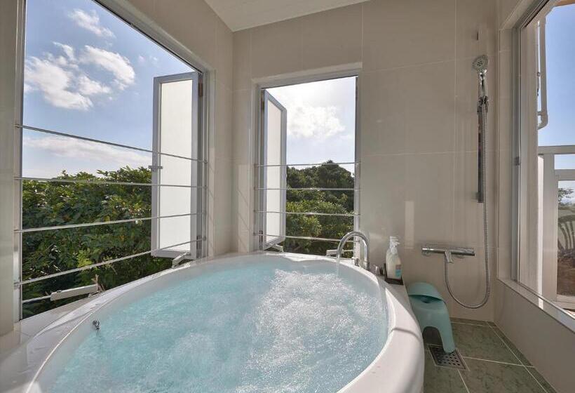 キングサイズベッドのデラックスルーム, Hoshi No Terrace Motobu Yamazato