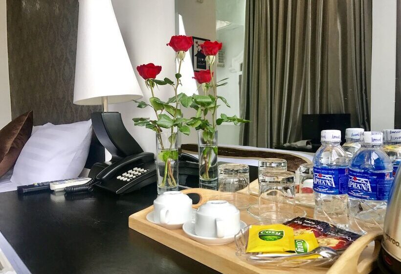 اتاق لوکس, Laurel