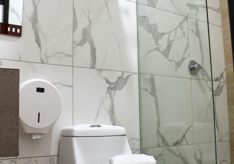 غرفة قياسية ثلاثية, Presidente Internacional