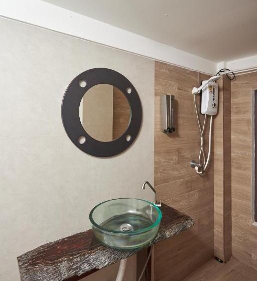 Номер Стандарт, Resolution Resort