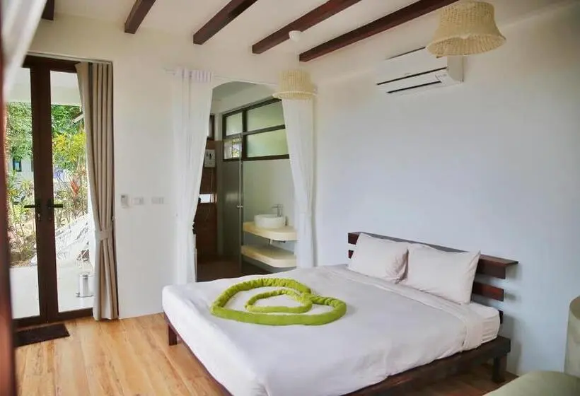 اتاق استاندارد با چشم‌انداز باغ, Resolution Resort
