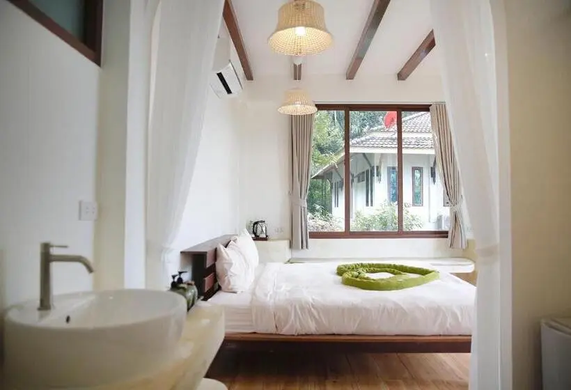 اتاق استاندارد با چشم‌انداز باغ, Resolution Resort