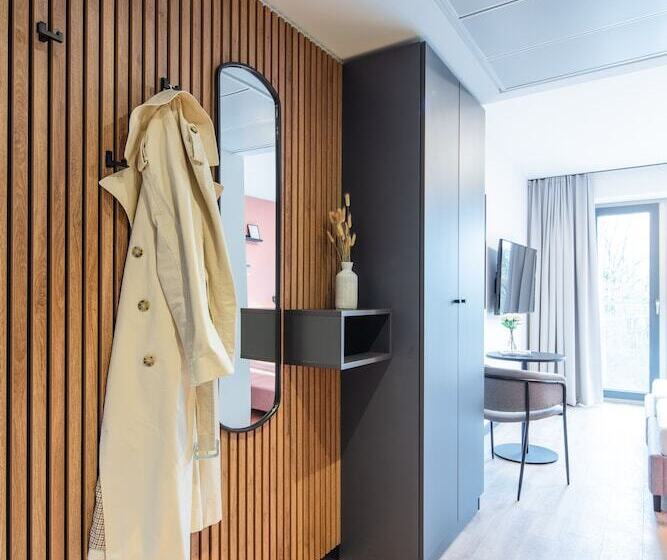 اتاق استاندارد, The Base Munich