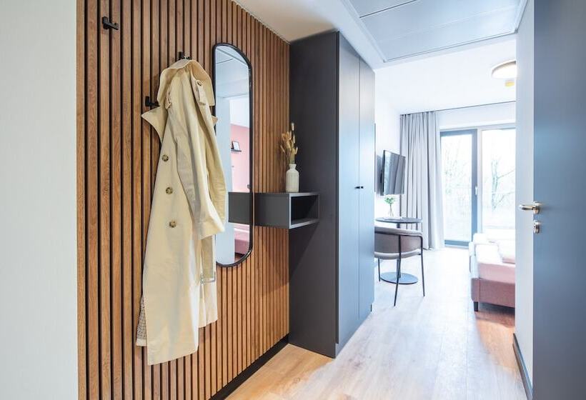 اتاق استاندارد, The Base Munich