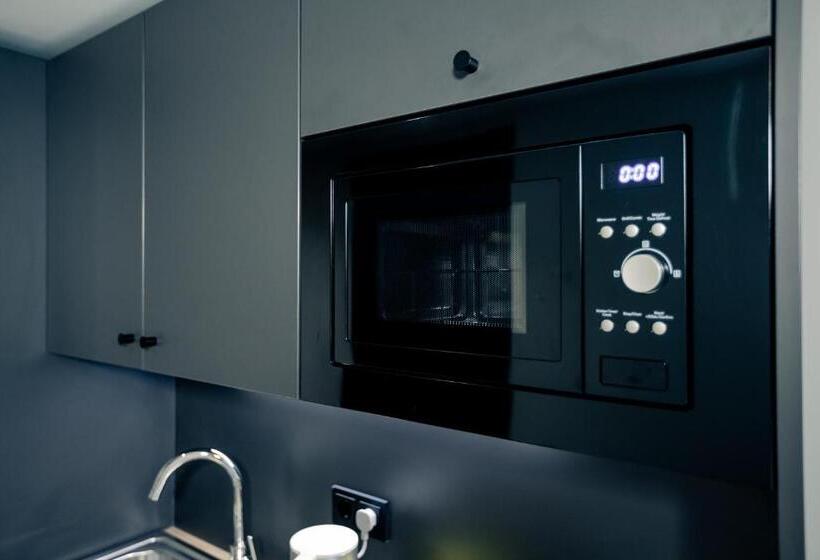 آپارتمان 1 خوابه, The Base Munich