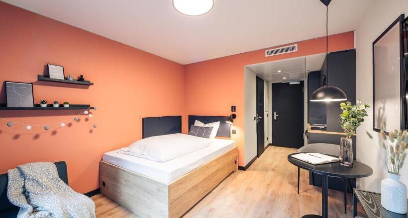 آپارتمان سوپریور 1 خوابه, The Base Munich