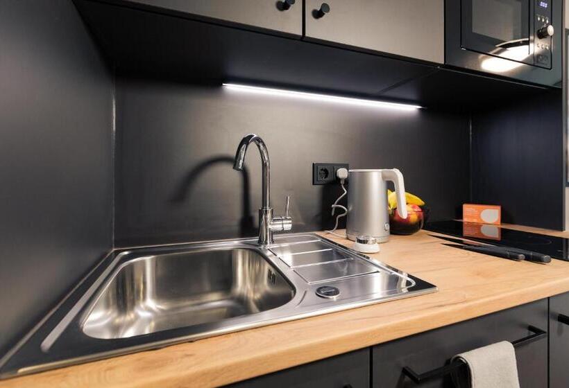 آپارتمان سوپریور 1 خوابه, The Base Munich