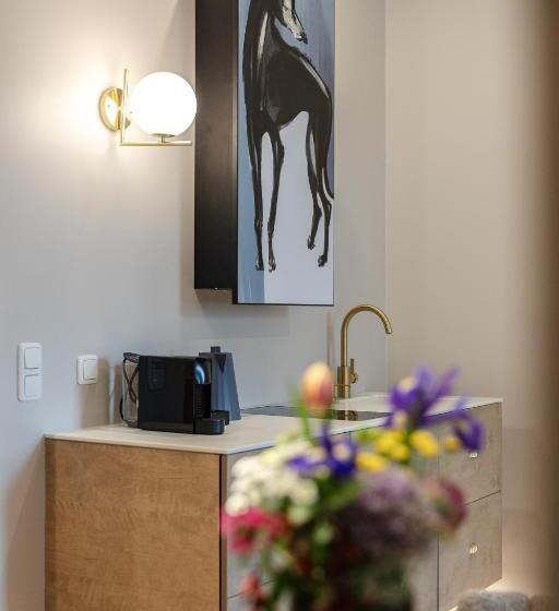 디럭스 룸, Kalm Stay A Design Apart