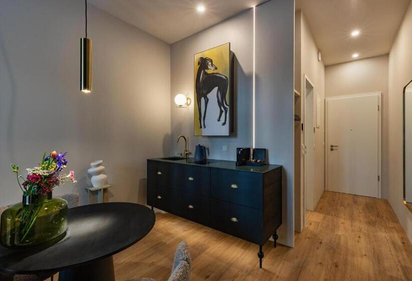 스탠다드 스튜디오, Kalm Stay A Design Apart