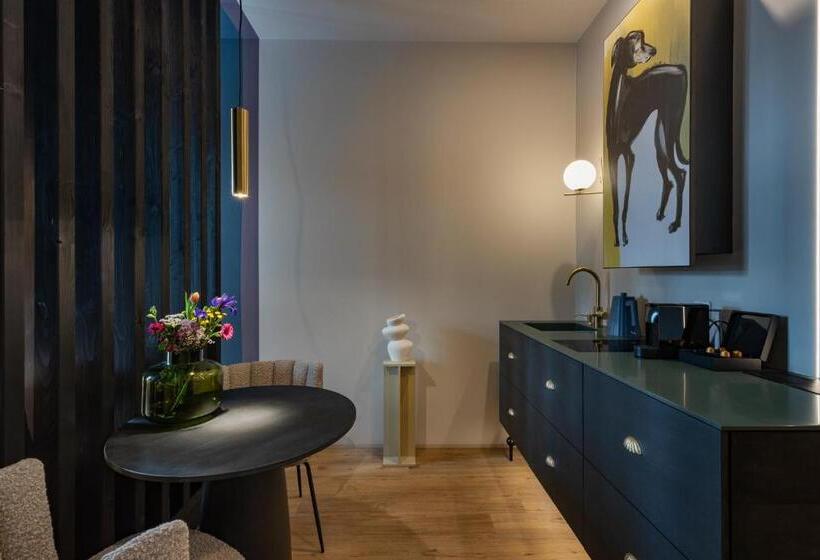 스탠다드 스튜디오, Kalm Stay A Design Apart