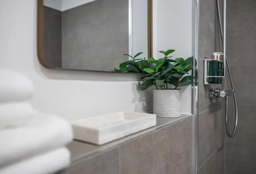 استودیوی لوکس, Kalm Stay A Design Apart