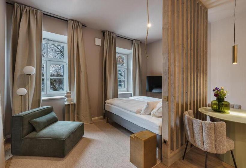 디럭스 룸, Kalm Stay A Design Apart