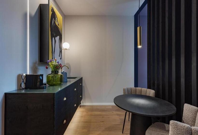 스탠다드 스튜디오, Kalm Stay A Design Apart