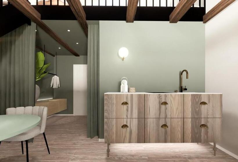 디럭스 룸, Kalm Stay A Design Apart