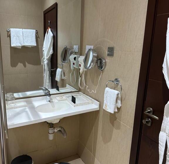 اتاق استاندارد یک نفره, Rich Bridge