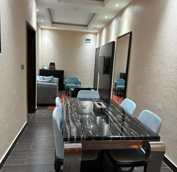 سوییت, Rich Bridge