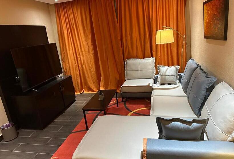 سوئیت با تخت بزرگ, Rich Bridge