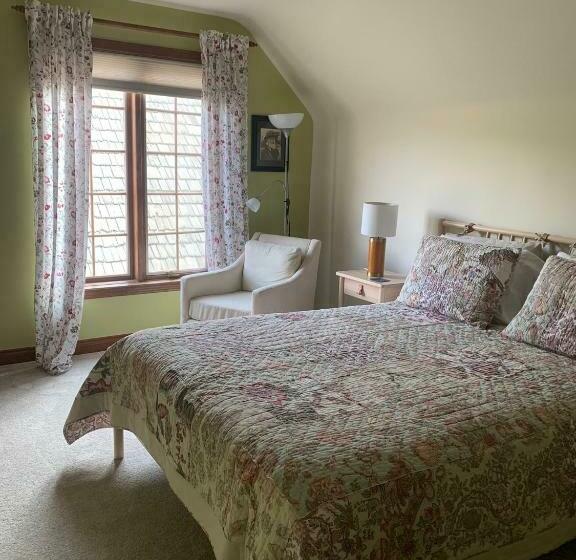 スタンダードルーム, Cedar Gables Bed & Breakfast