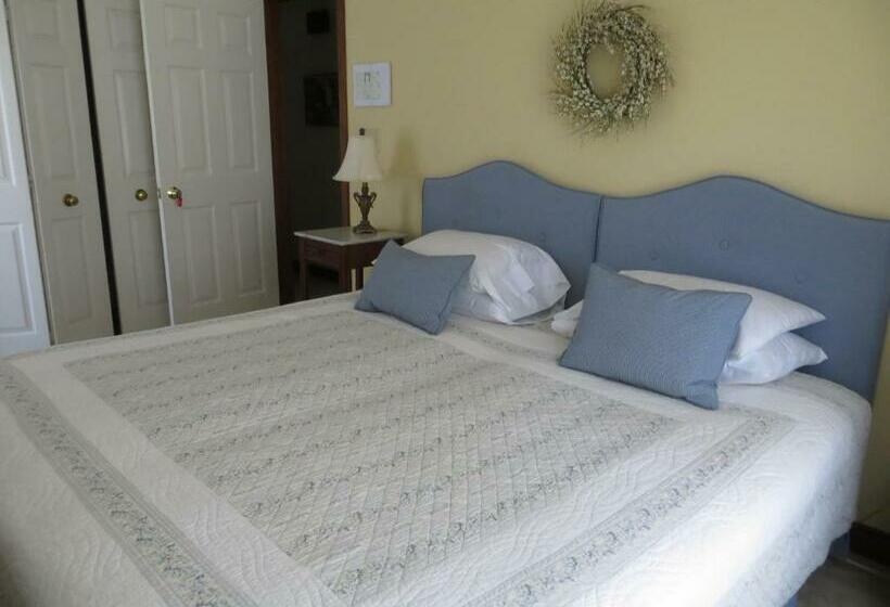 キングサイズベッドのスタンダードルーム, Cedar Gables Bed & Breakfast