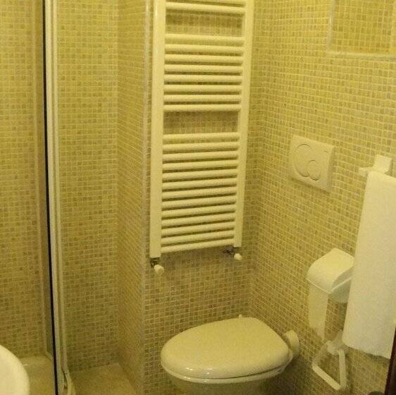 اتاق استاندارد چهار تخته, Europa