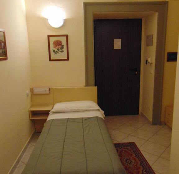 اتاق استاندارد یک نفره, Europa