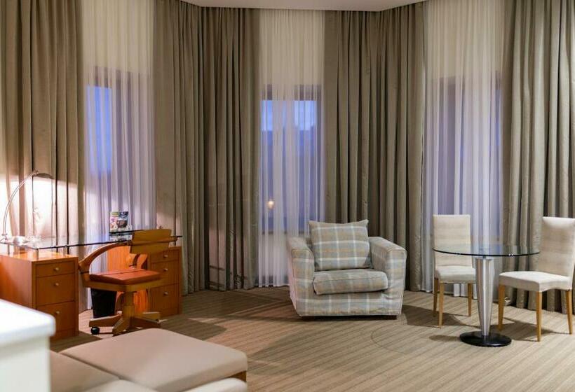 Люкс Кровать Кинг, Grand Resort Jermuk