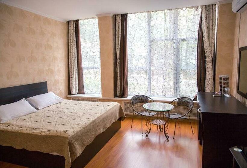 اتاق استاندارد سه نفره, Kazakhfilm