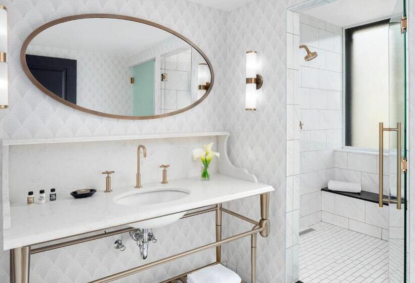 Полулюкс, Leveque, Autograph Collection