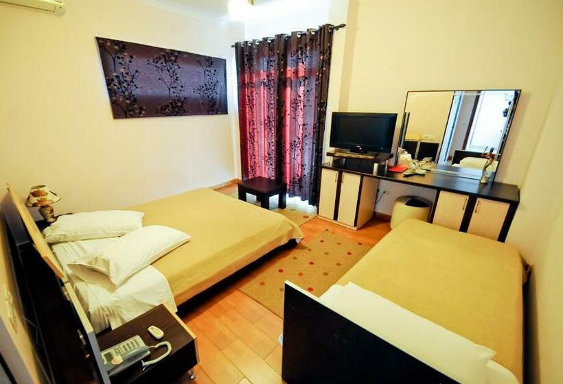 标准三人间, Lubjana