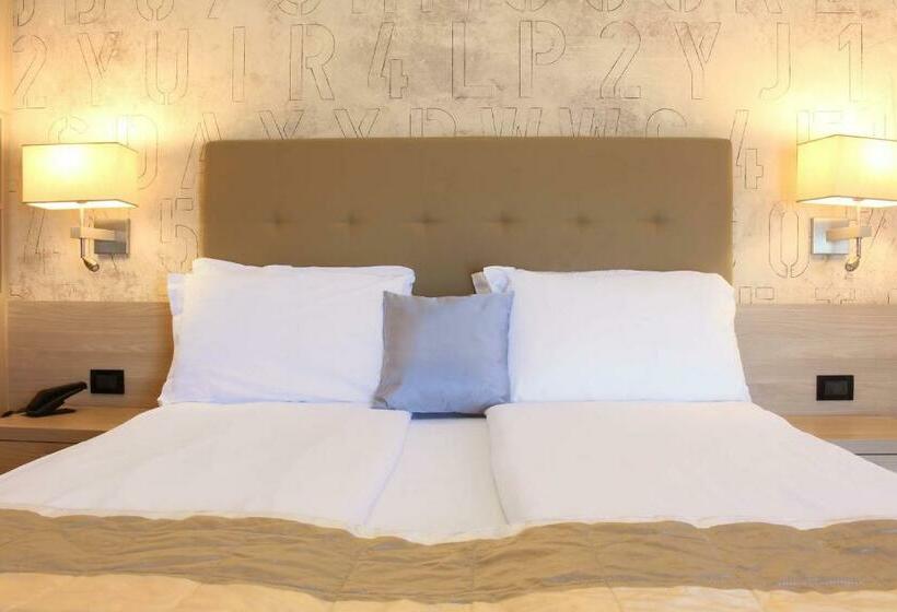 Standardzimmer mit Meerblick & Balkon, Monaco