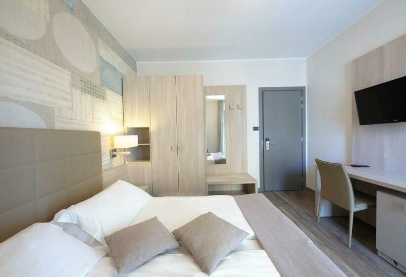 Standardzimmer mit Meerblick & Balkon, Monaco