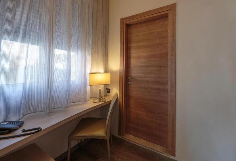 Standard Einzelzimmer Seitl. Meerblick, Monaco