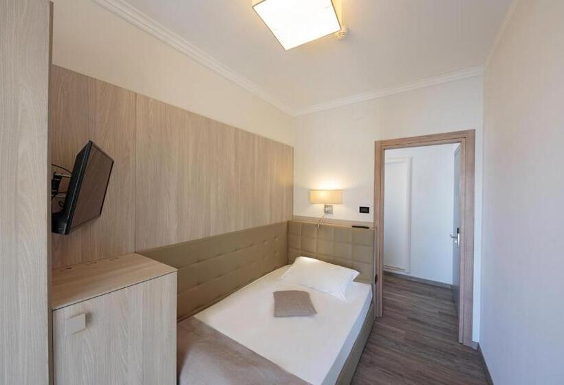 Standard Einzelzimmer Seitl. Meerblick, Monaco