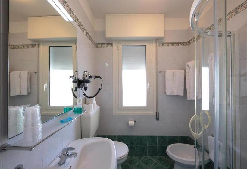 Basis Zimmer, Monaco