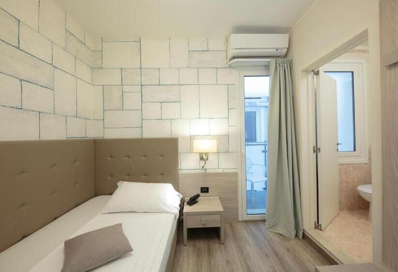 Basis Einzelzimmer, Monaco