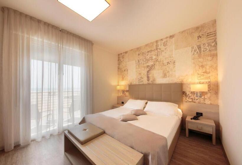 Triple Room Sea View, Monaco