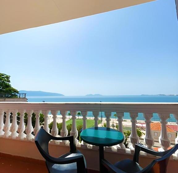 Chambre Triple Standard avec Balcon, Nacional