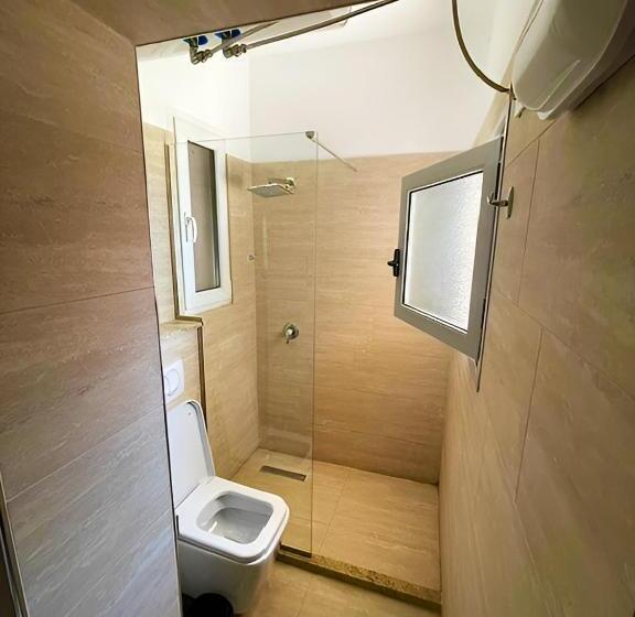 Habitación Triple Estándar con Balcón, Nacional