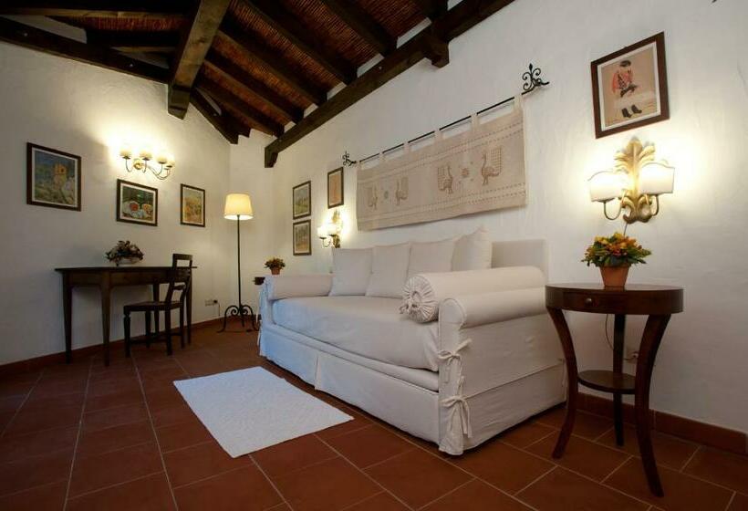 Полулюкс, Nora Club Hotel & Spa