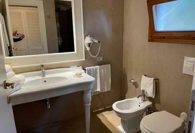 Полулюкс, Nora Club Hotel & Spa