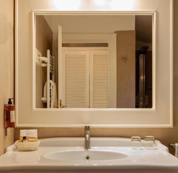 Полулюкс, Nora Club Hotel & Spa