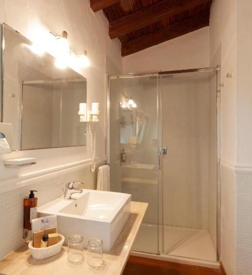 Полулюкс, Nora Club Hotel & Spa