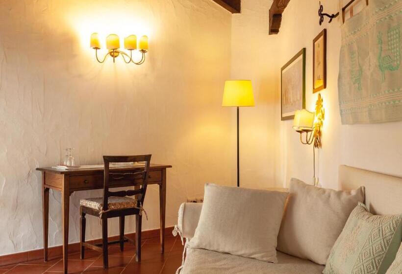 Полулюкс, Nora Club Hotel & Spa