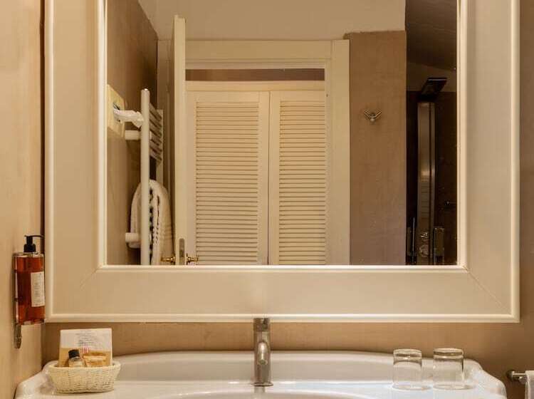 Полулюкс, Nora Club Hotel & Spa