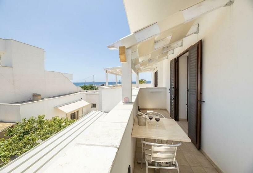 标准间侧面带海景, Salento Mirfran