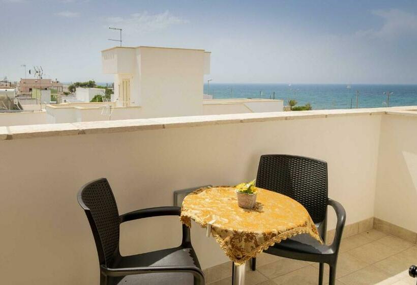 标准间侧面带海景, Salento Mirfran